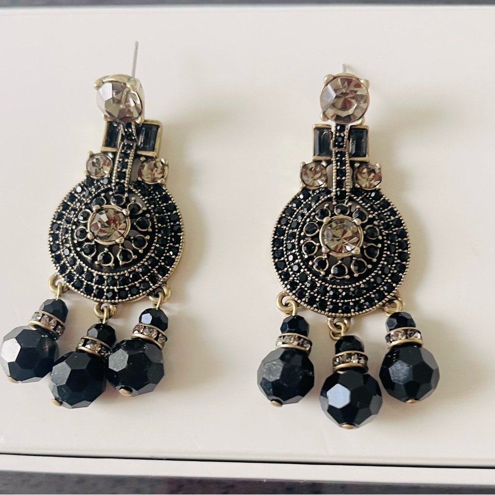 Elegant Black and Gold Dangle Earrings